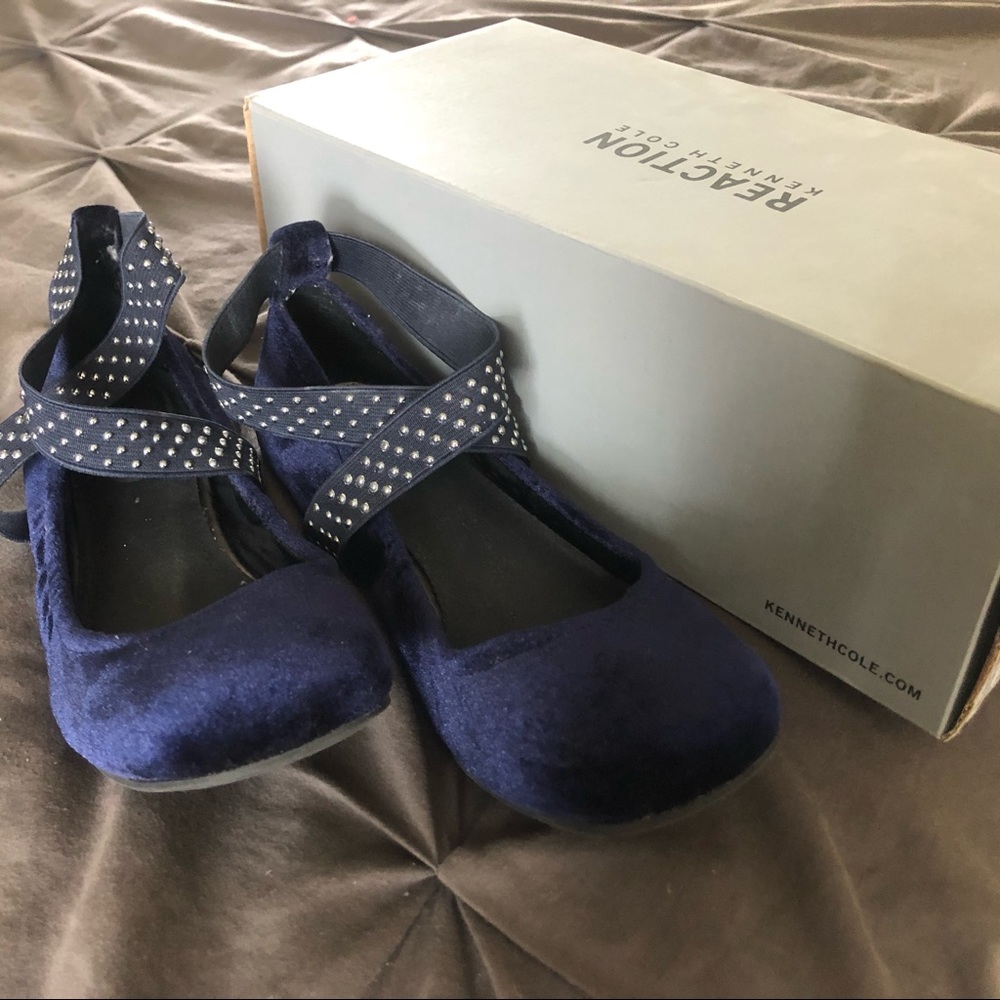 Reaction Kenneth Cole velvet flats